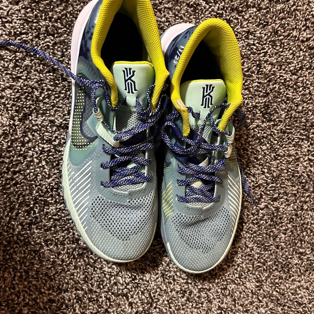 Nike Kyrie Flytrap 5 - image 3